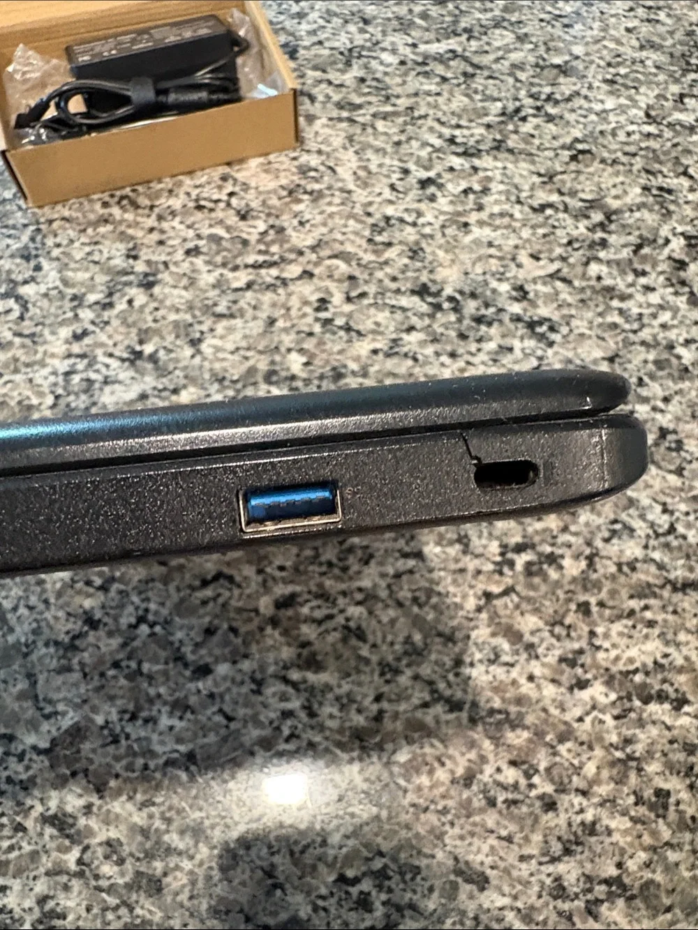 Lenevo Chrome Laptop with Brandnew Charger